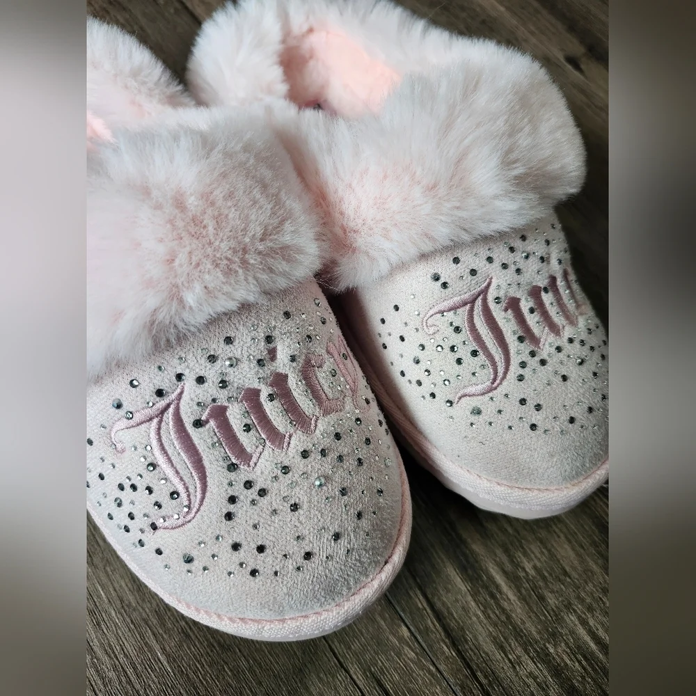 NWOT Juicy Couture Pink Rhinestone Faux Fur Kids Slippers